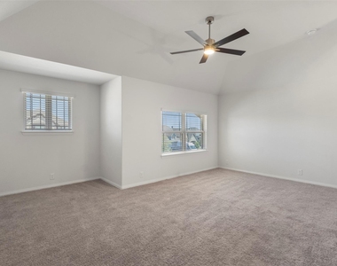 3905 Holly Springs Lane - Photo Thumbnail 24