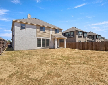 3905 Holly Springs Lane - Photo Thumbnail 38