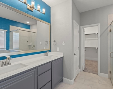 3905 Holly Springs Lane - Photo Thumbnail 14