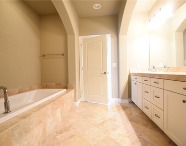 6269 Oram Street - Photo Thumbnail 17