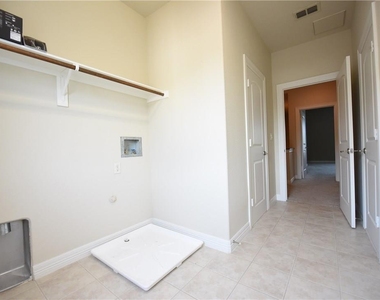 6269 Oram Street - Photo Thumbnail 20