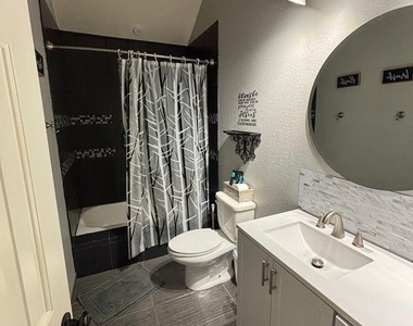 12236 Foothill Lane - Photo Thumbnail 3