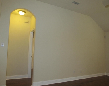 4024 Eric Drive - Photo Thumbnail 13
