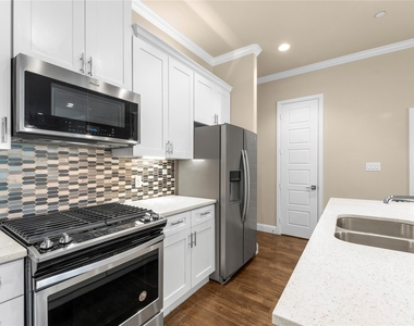2952 Sheridan Drive - Photo Thumbnail 39
