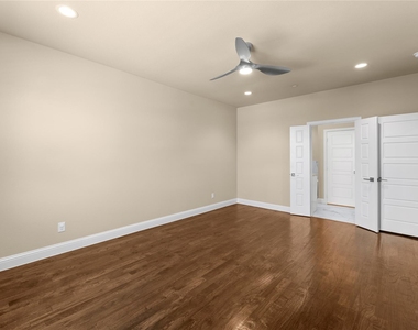 2952 Sheridan Drive - Photo Thumbnail 17
