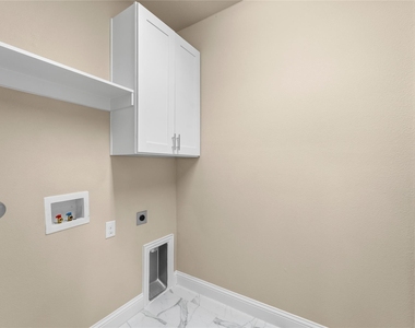2952 Sheridan Drive - Photo Thumbnail 21