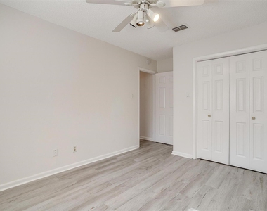 1104 Julie Street - Photo Thumbnail 34