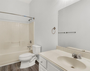 4204 Enchanted Rock Lane - Photo Thumbnail 10