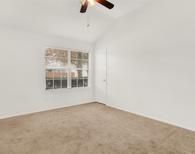 4204 Enchanted Rock Lane - Photo Thumbnail 6