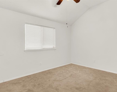 4204 Enchanted Rock Lane - Photo Thumbnail 9