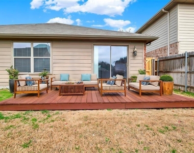 4204 Enchanted Rock Lane - Photo Thumbnail 11