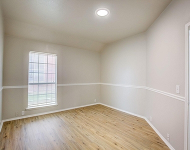 4637 Parkmount Drive - Photo Thumbnail 34
