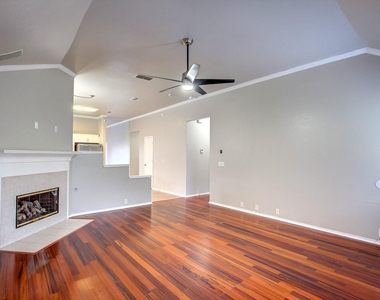 4637 Parkmount Drive - Photo Thumbnail 13