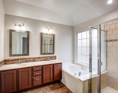 4637 Parkmount Drive - Photo Thumbnail 25