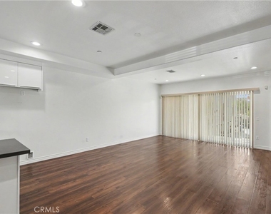 201 N Azusa Avenue - Photo Thumbnail 6