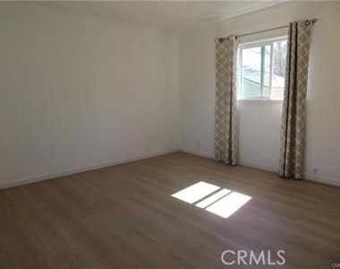 6522 Oak Avenue - Photo Thumbnail 13