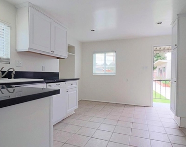 625 Palm Drive - Photo Thumbnail 4