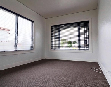 625 Palm Drive - Photo Thumbnail 6