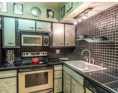 277 E Alejo Road - Photo Thumbnail 8