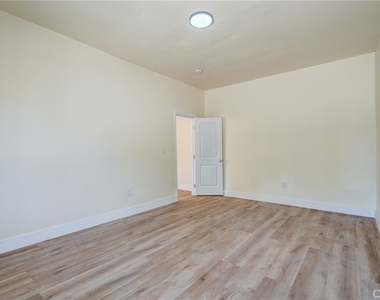 902 S Hope - Photo Thumbnail 8