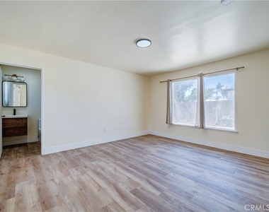 902 S Hope - Photo Thumbnail 15