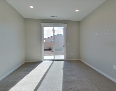 611 Citron Street - Photo Thumbnail 6