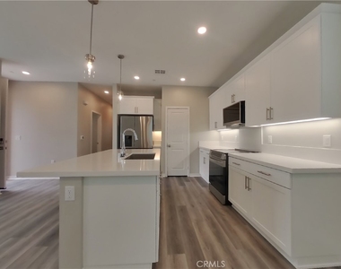 1735 Lorraine Drive - Photo Thumbnail 4