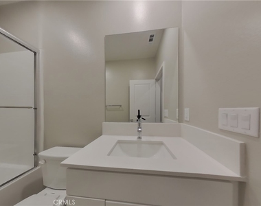 1735 Lorraine Drive - Photo Thumbnail 11