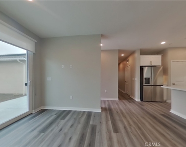 1735 Lorraine Drive - Photo Thumbnail 2