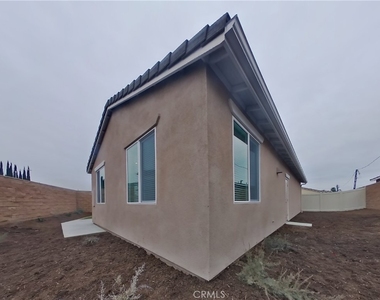 1735 Lorraine Drive - Photo Thumbnail 13