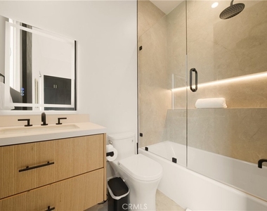 12507 Miranda - Photo Thumbnail 44