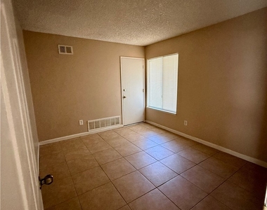724 E Avenue J4 - Photo Thumbnail 11