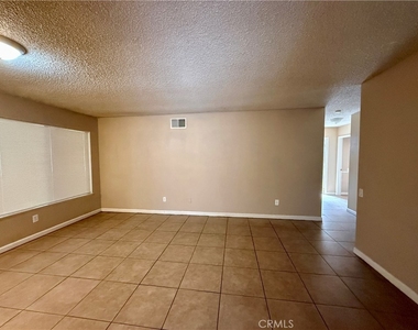 724 E Avenue J4 - Photo Thumbnail 4