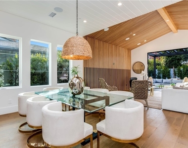5323 Allott Avenue - Photo Thumbnail 12