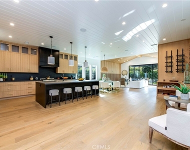 5323 Allott Avenue - Photo Thumbnail 7