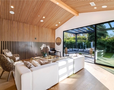 5323 Allott Avenue - Photo Thumbnail 20