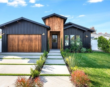 5323 Allott Avenue - Photo Thumbnail 4