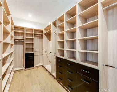 5323 Allott Avenue - Photo Thumbnail 49