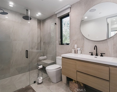 4622 Caritina - Photo Thumbnail 14