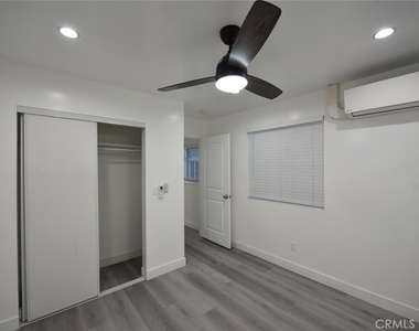 7260 Yolanda Avenue - Photo Thumbnail 12