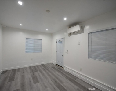 7260 Yolanda Avenue - Photo Thumbnail 1