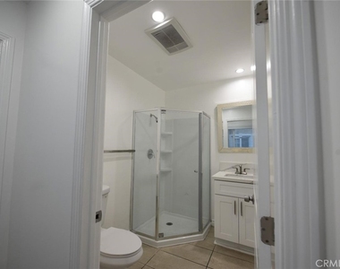 7260 Yolanda Avenue - Photo Thumbnail 14