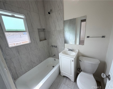 5038 Denker Avenue - Photo Thumbnail 5