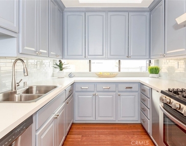 126 Neptune Avenue - Photo Thumbnail 6