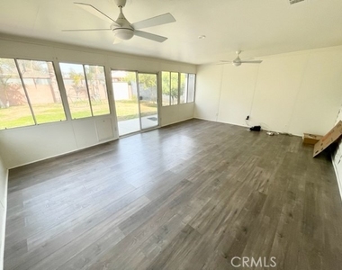 6158 Adenmoor Avenue - Photo Thumbnail 12