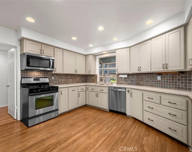 14132 Carfax - Photo Thumbnail 16