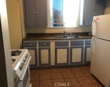 115 E 12th - Photo Thumbnail 4