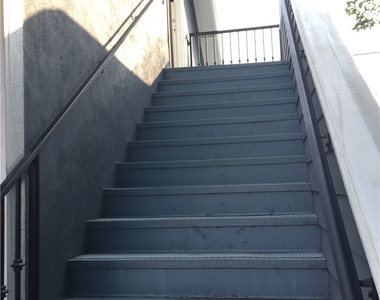 712 W Amerige Avenue - Photo Thumbnail 1