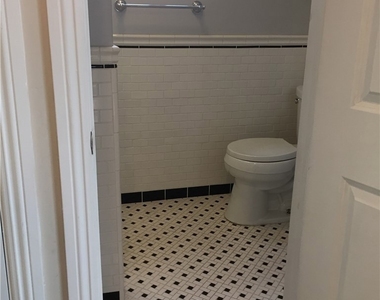 712 W Amerige Avenue - Photo Thumbnail 10