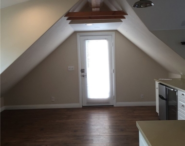 712 W Amerige Avenue - Photo Thumbnail 6